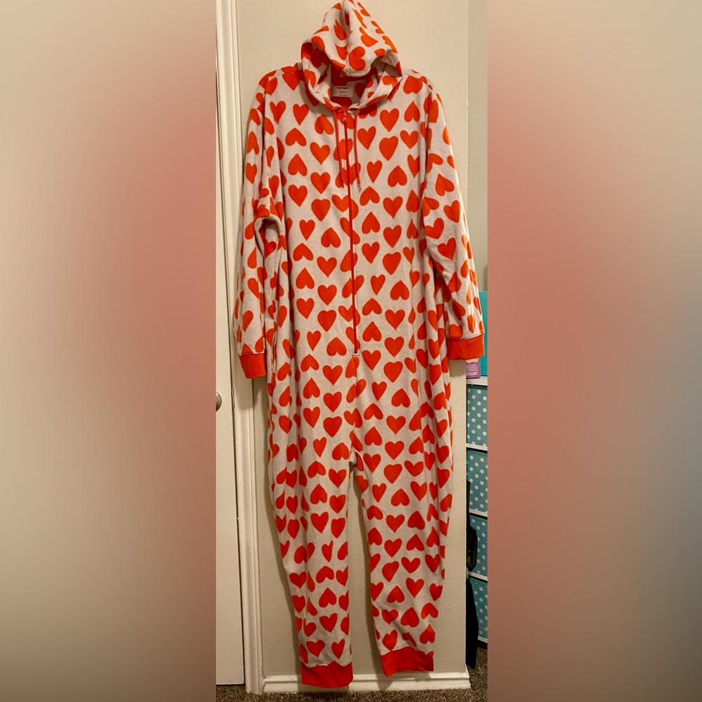 Old Navy Heart Pattern Onesie - Size XXXL Tall